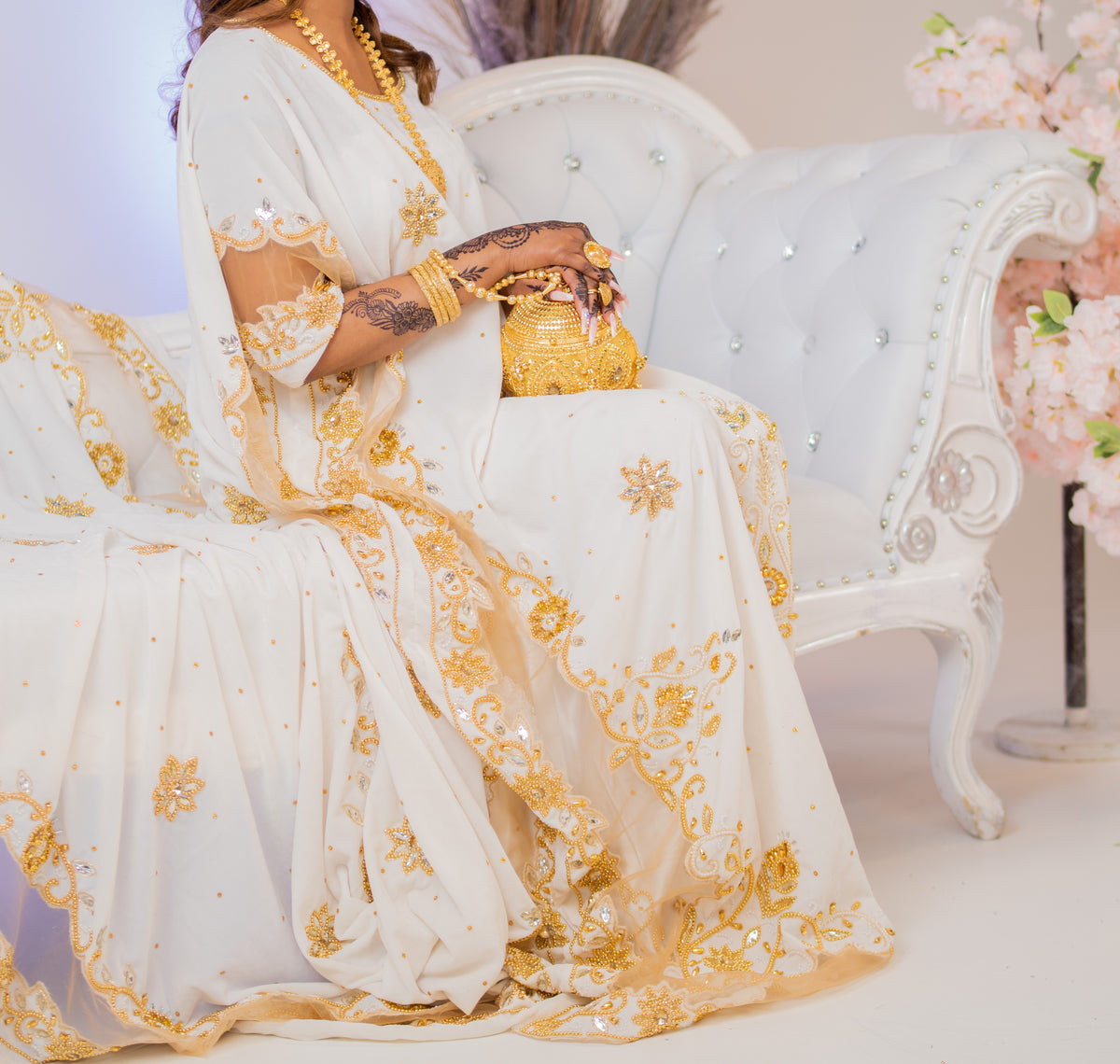 PRE-ORDER  NASIIBAH Velvet Bridal Dirac - White